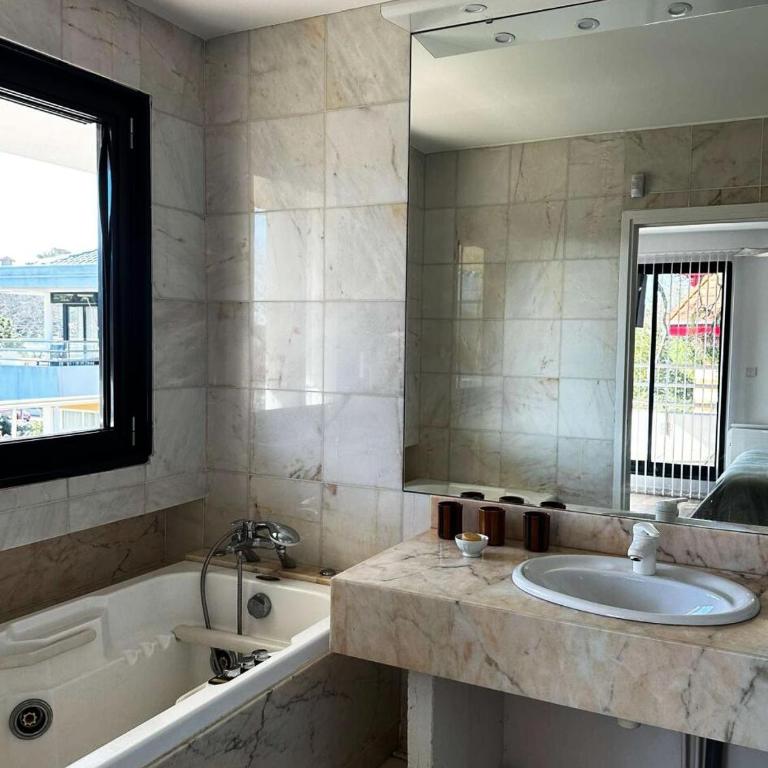 Résidence Louisiane - Arcachon: T3 à deux pas de la plage avec spacieuse terrasse MAE-5221 - Appartement - 14