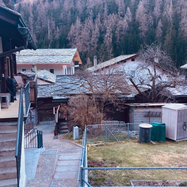 Apartment Morgengruss - 3 Min Walk to Train Station, Central & Quiet - Apartment - Erdgeschoss - 35