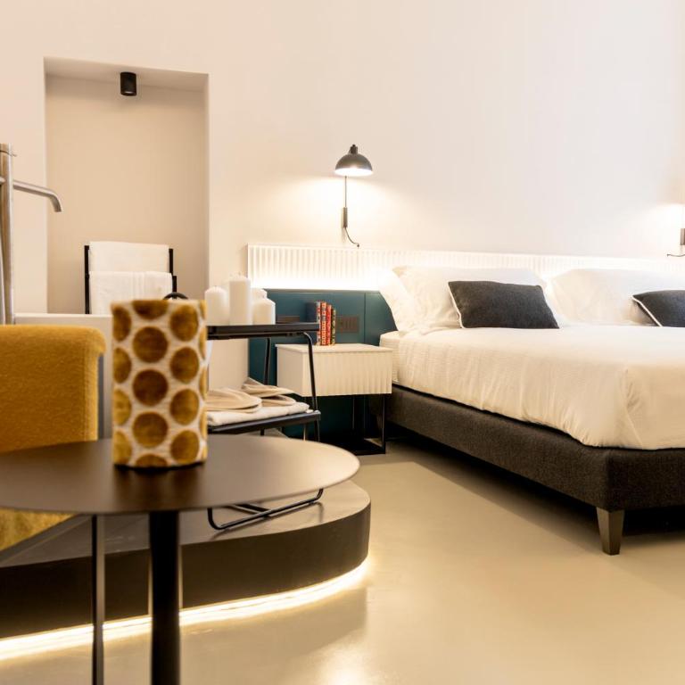 Adaram Suites - Camera King Deluxe - 3