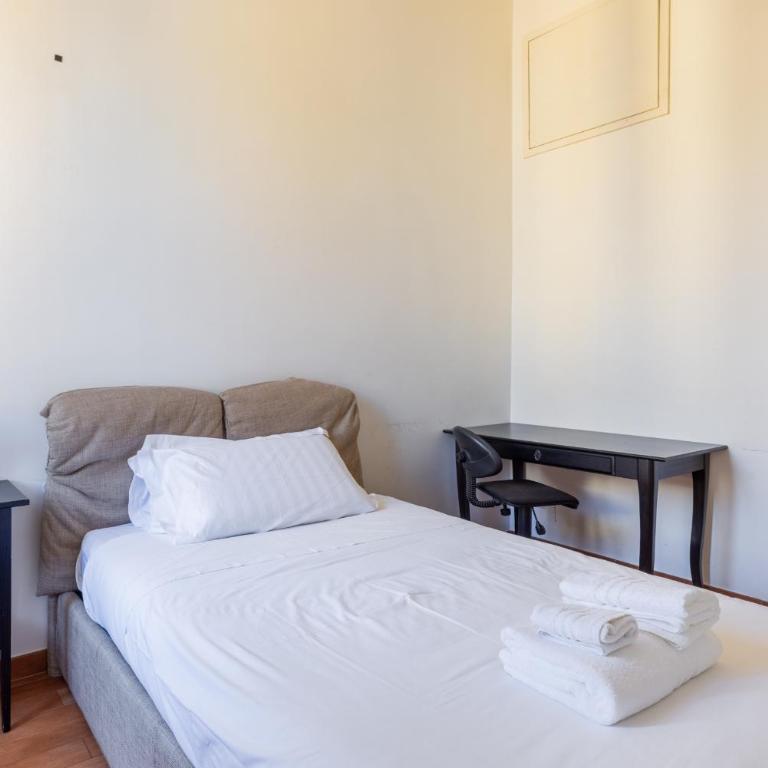 Emanuele Filiberto - Vivora Srl - Appartamento con 2 Camere da Letto - 53