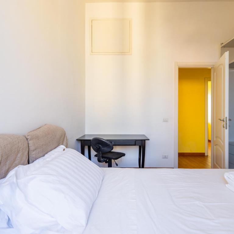 Emanuele Filiberto - Vivora Srl - Appartamento con 2 Camere da Letto - 24