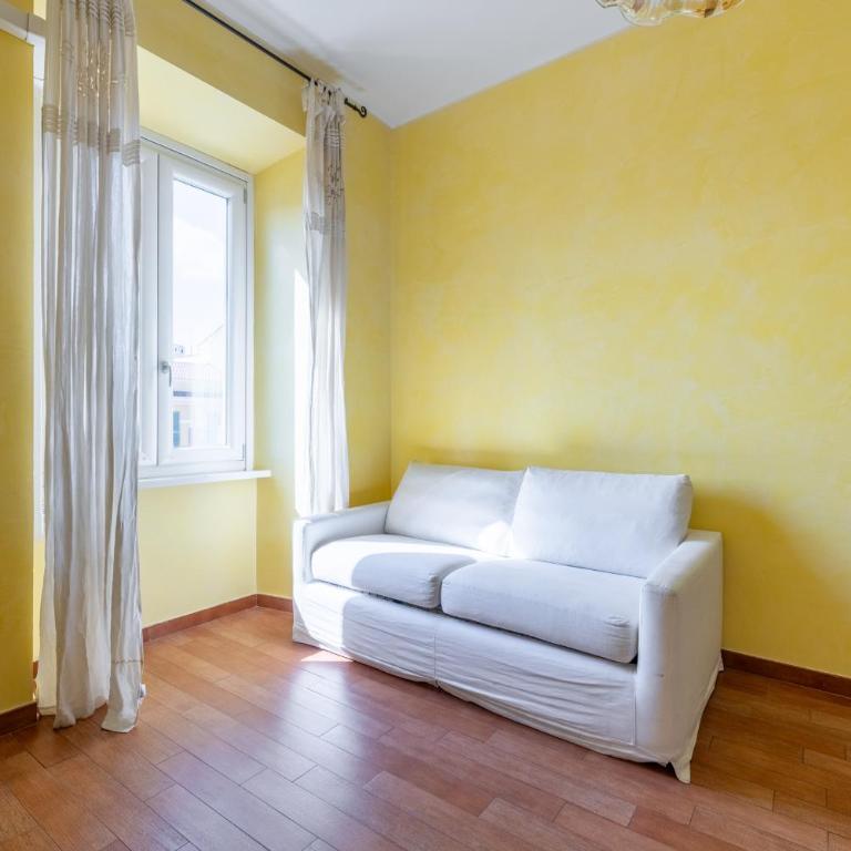 Emanuele Filiberto - Vivora Srl - Appartamento con 2 Camere da Letto - 1