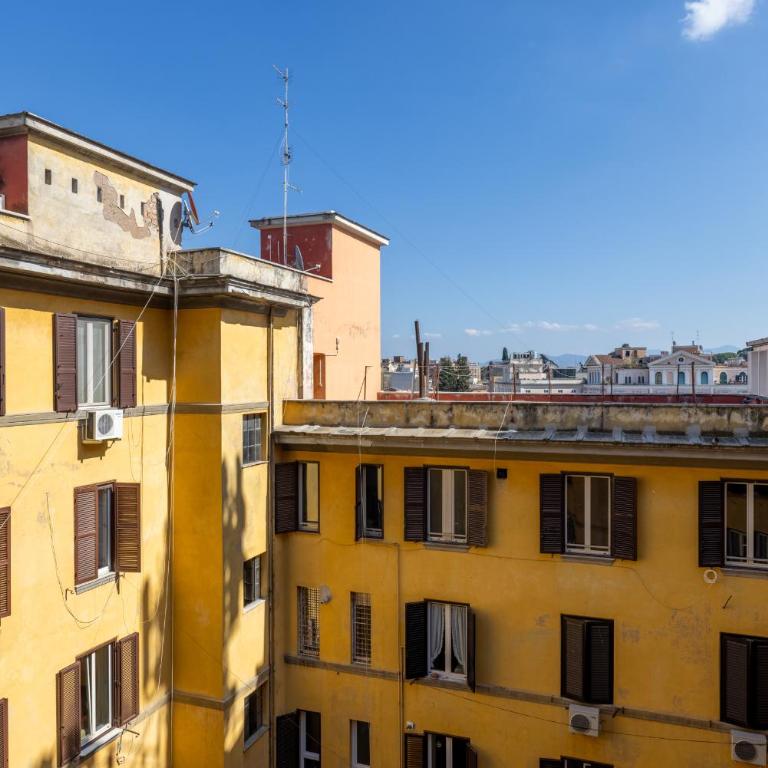 Emanuele Filiberto - Vivora Srl - Appartamento con 2 Camere da Letto - 12