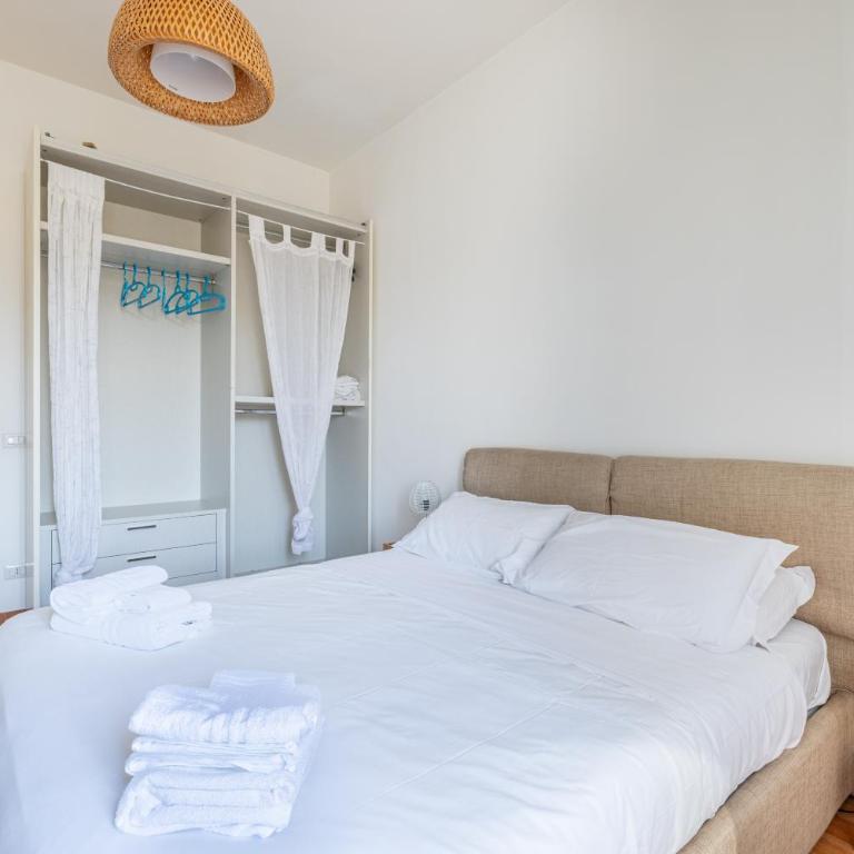Emanuele Filiberto - Vivora Srl - Appartamento con 2 Camere da Letto - 31