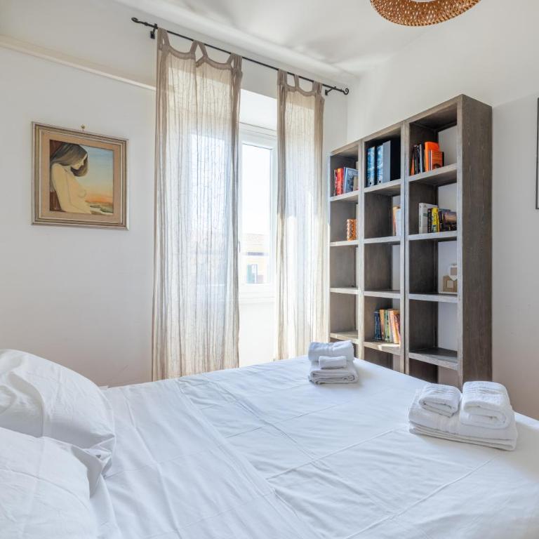Emanuele Filiberto - Vivora Srl - Appartamento con 2 Camere da Letto - 51