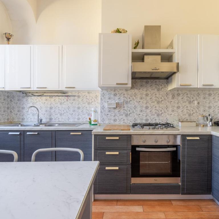 Emanuele Filiberto - Vivora Srl - Appartamento con 2 Camere da Letto - 36