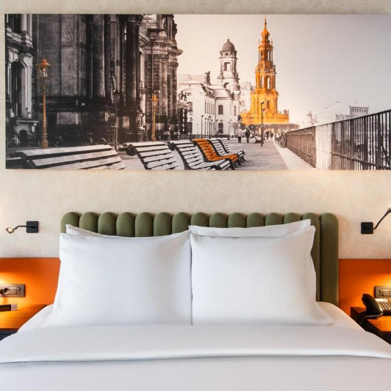 Crowne Plaza Podgorica by IHG - Premium King Room - 2