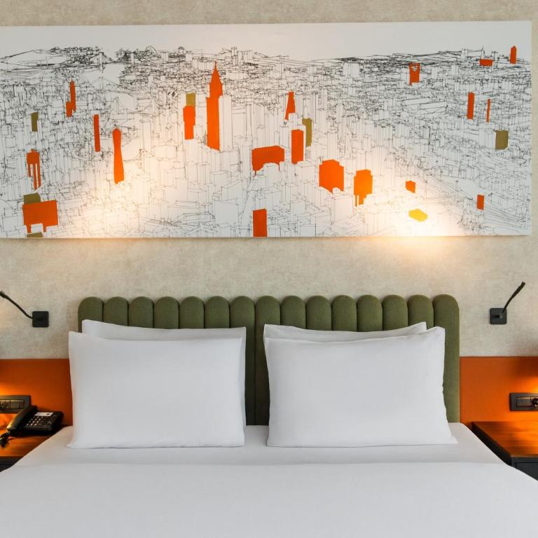 Crowne Plaza Podgorica by IHG - Standard King Room - 5