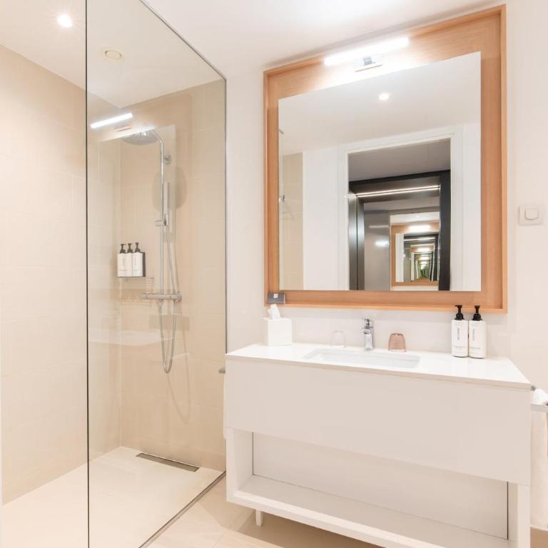 Crowne Plaza Podgorica by IHG - Premium King Room - 1