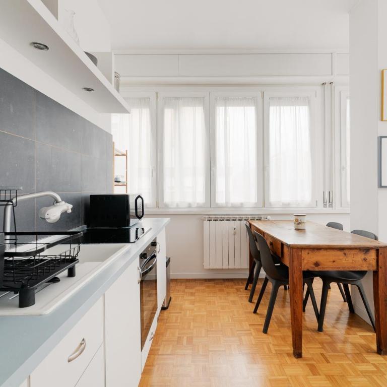 GuestHost - Milano Bright Apartment with parking - Appartamento con 2 Camere da Letto - 2