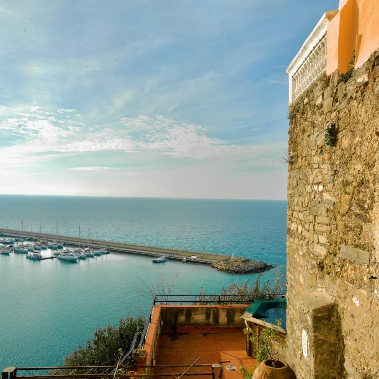 La Finestra sul porto - Old Town - One-Bedroom Apartment - 1