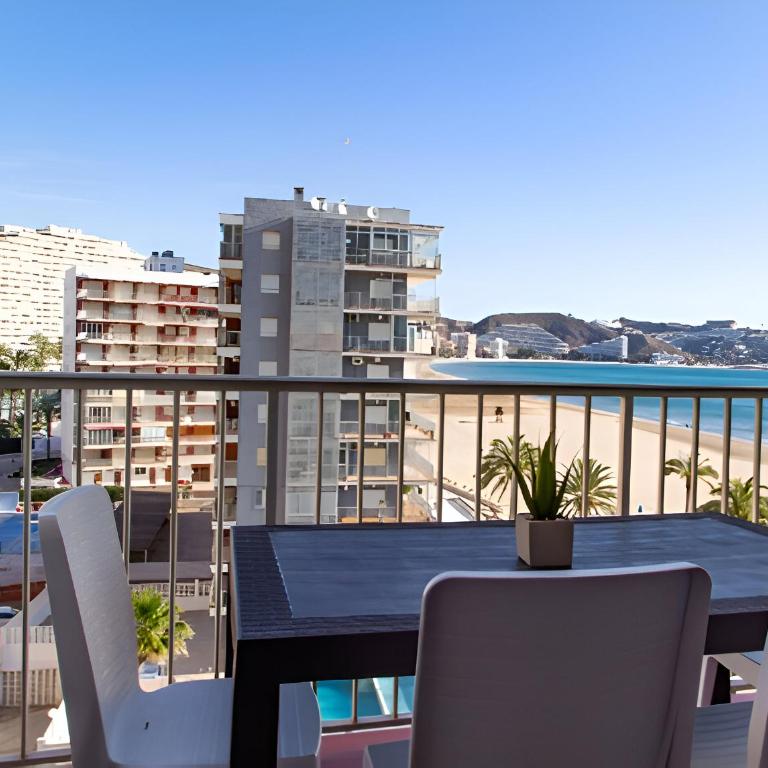 Apartamento Premium frente al mar, en primera linea de playa - Three-Bedroom Apartment - 4