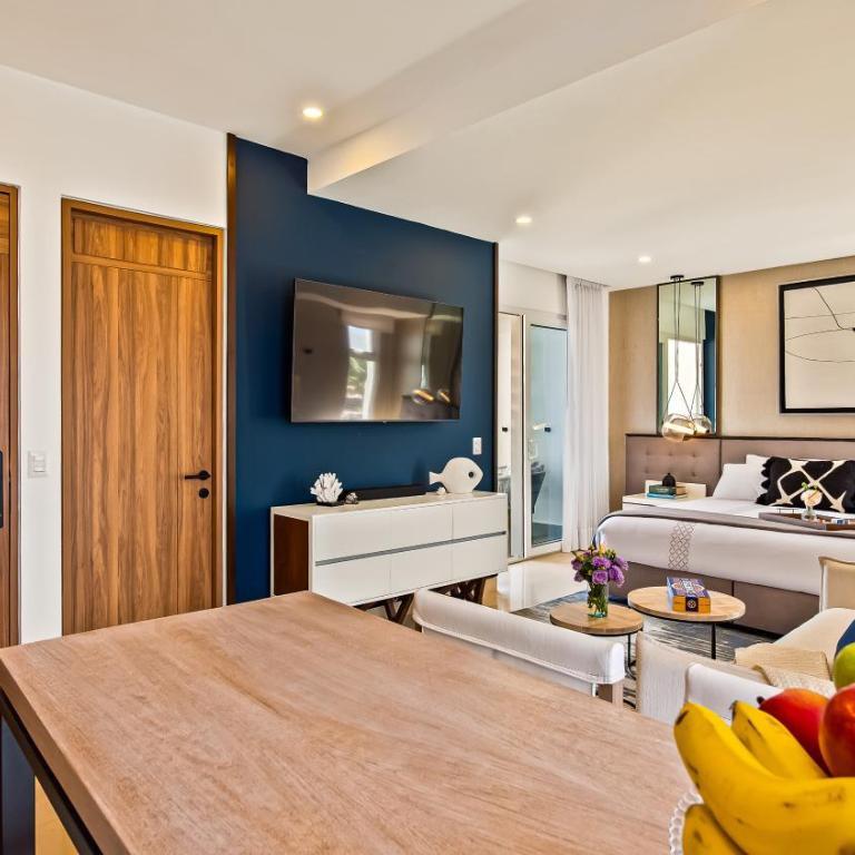 Stunning Beachfront Condo - Sea Views & Pools - Apartamento - 10