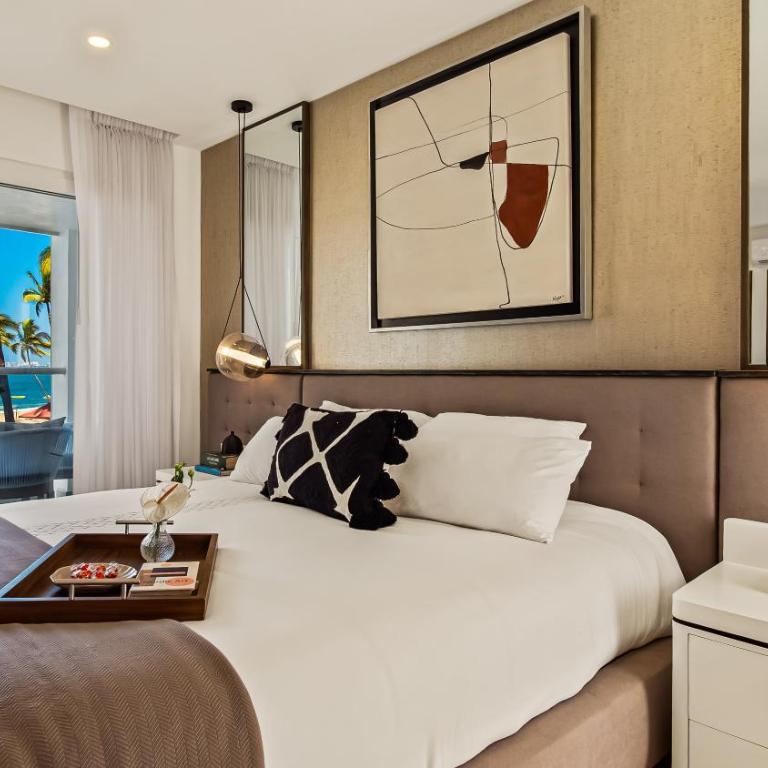 Stunning Beachfront Condo - Sea Views & Pools - Apartamento - 3