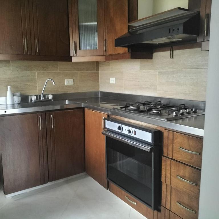Centrally located and cozy apartment with 900 mb internet - Apartamento de 2 dormitorios - 18