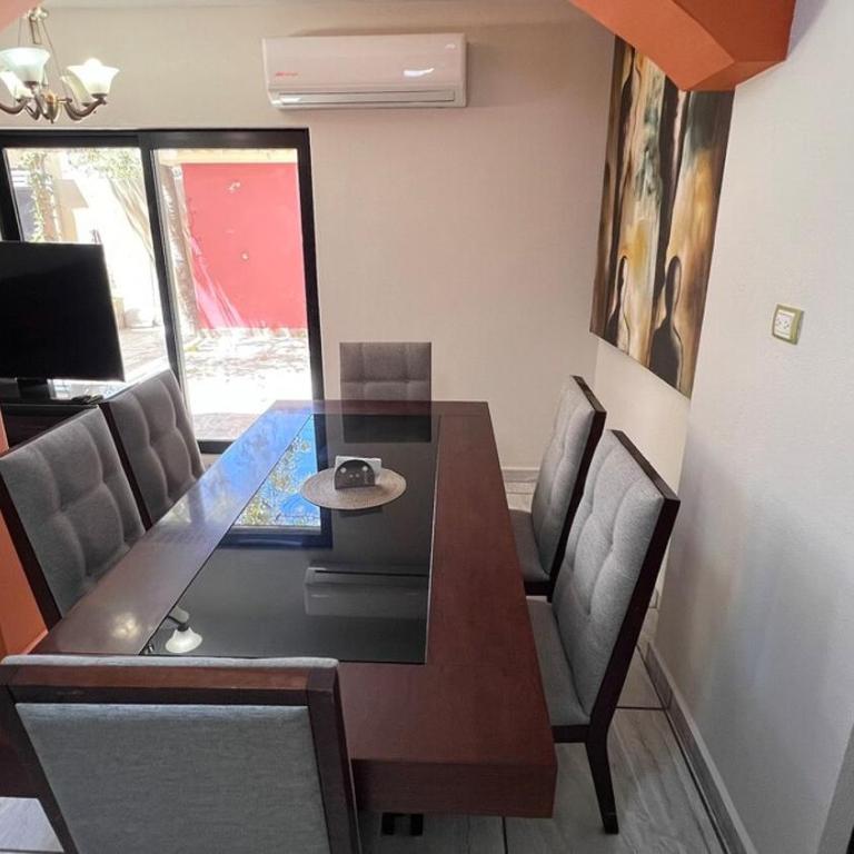 Casa con alberca y entrada independiente - Three-Bedroom Home - 22