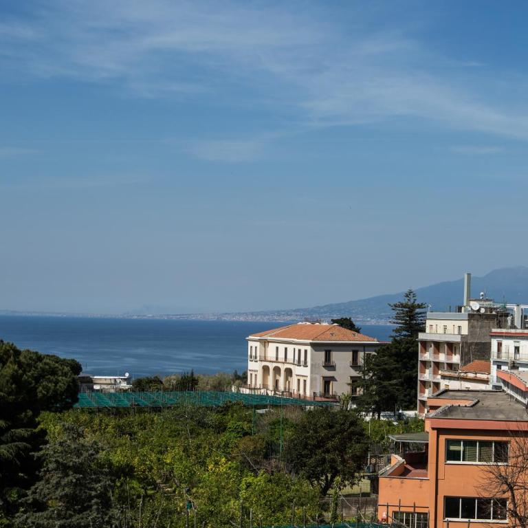 Sea Room Sorrento - Camera Matrimoniale con Balcone e Vista Mare - 6