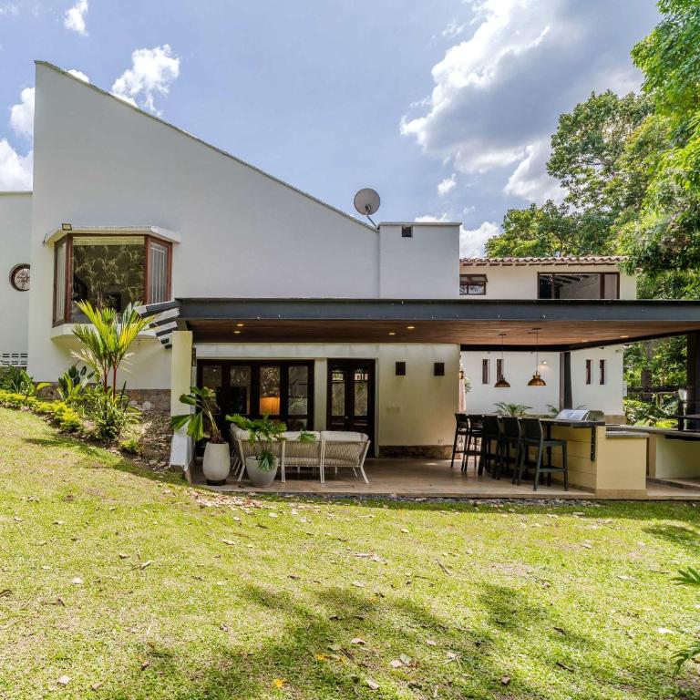 Marvelous 5BR home with Jacuzzi in El Poblado - Casa - 23