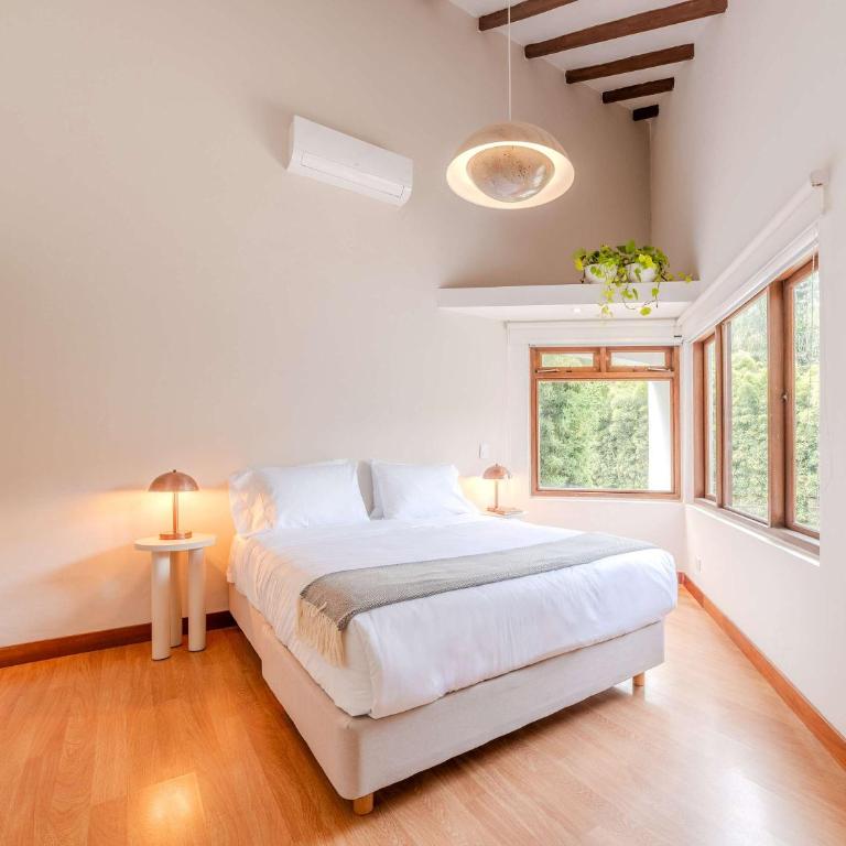 Marvelous 5BR home with Jacuzzi in El Poblado - Casa - 49