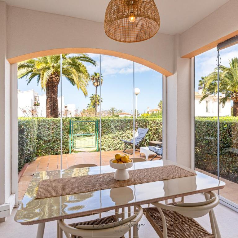 Apartamento de Diseño Reformado con Piscina y Jardín - Apartamento de 1 dormitorio - 2