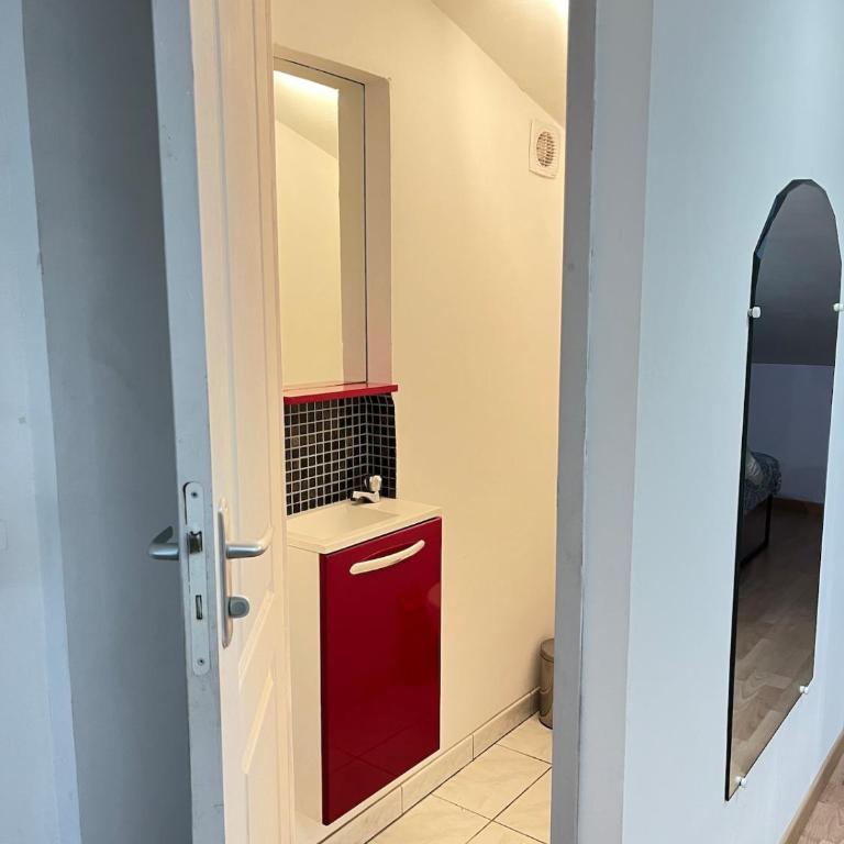 Appartement Coeur de Ville avec Terrasse et Parking - Appartement 1 Chambre - 25