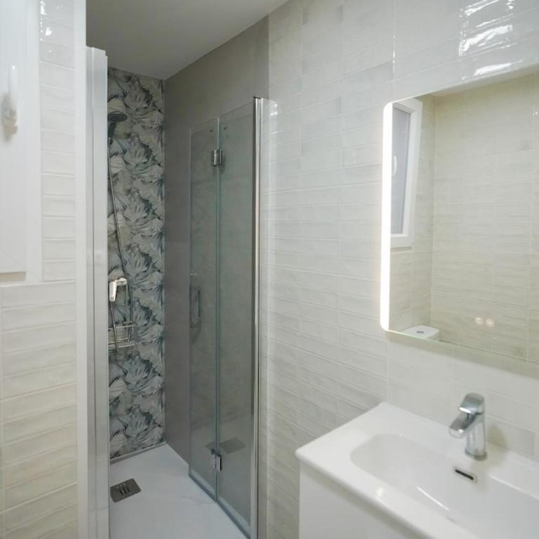 Desigual apartamento con 3 AC - Apartamento de 2 dormitorios con balcón - 30