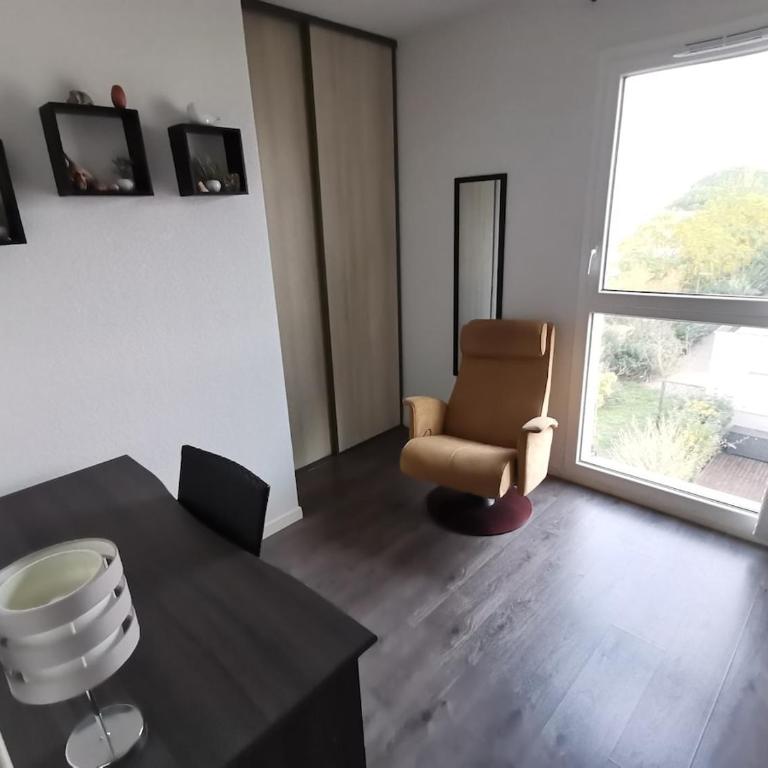 Appartement cosy à Valras-Plage 5 min à pied de la mer Climatisé 2 chambres Terrasse - Appartement 2 Chambres - 12