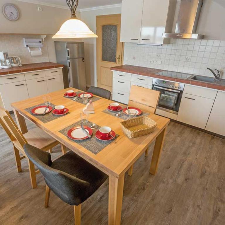 Ferienwohnung Moosbauer - Three-Bedroom Apartment - 2