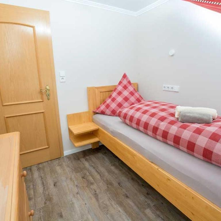 Ferienwohnung Moosbauer - Three-Bedroom Apartment - 6