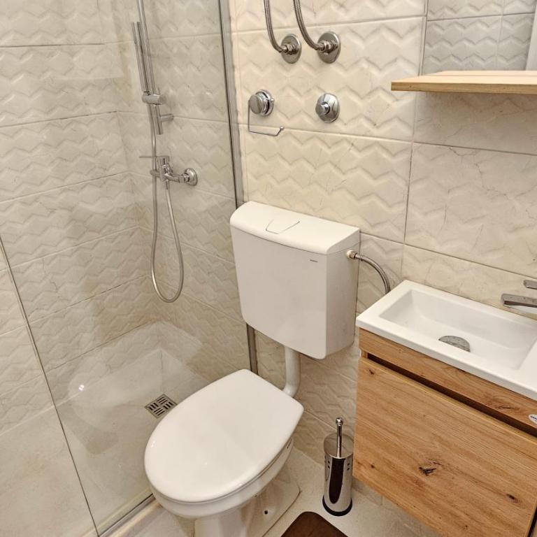 Cicki Apartments I - Renovated 2025 - Deluxe King Studio - 10