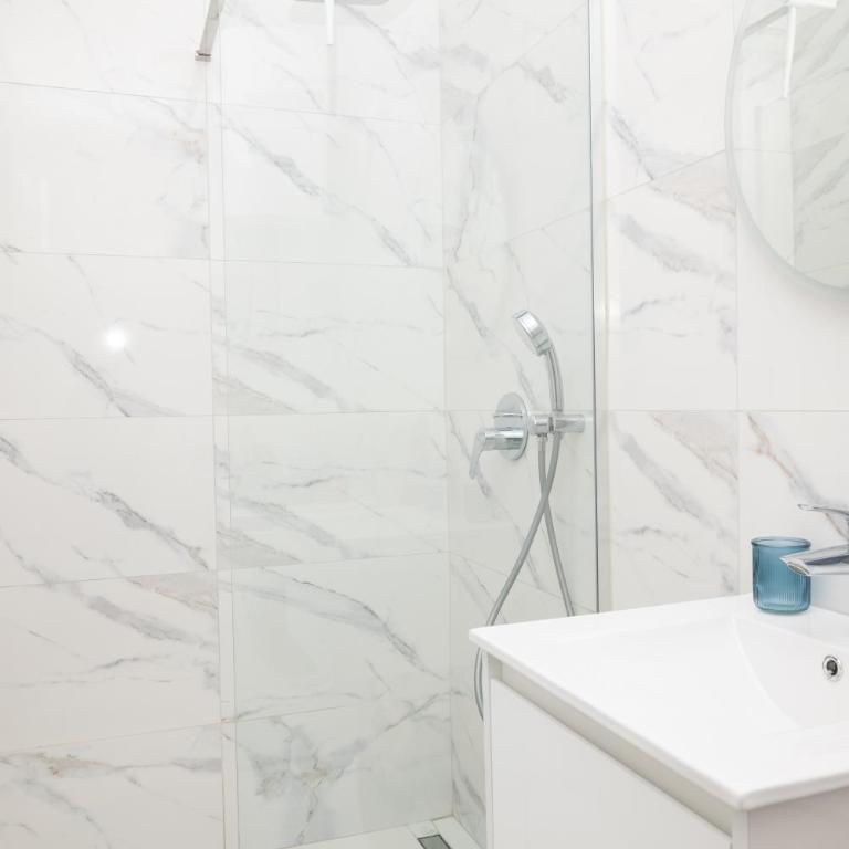 Elegant Downtown Apartment with Private Parking - Apartman sa 1 Spavaćom Sobom - 7