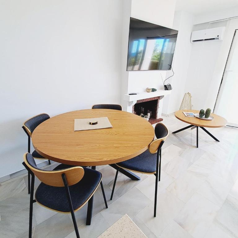 Beachside Bliss - Two-Bedroom Apartment - 9