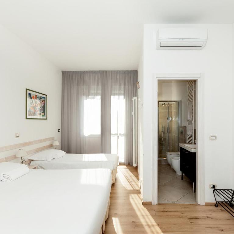 La Camera Bologna-Stazione Affittaly Rooms - Camera Deluxe Matrimoniale/Doppia con Letti Singoli con Balcone - 1
