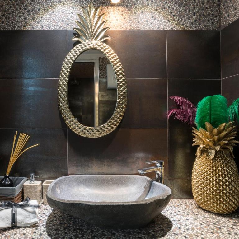 Entire Loft in Via Margutta 2BR -2BA Private steam bath Inside The loft - Two-Bedroom Apartment - 10
