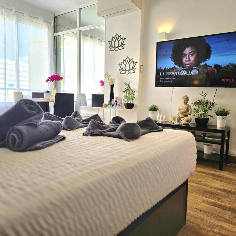The Harmony Luxe Torremolinos City Center with FREE private parking and seasonal pool Free wifi and Netflix BY NAMASTE ELITE - Apartamento de 1 dormitorio - 44