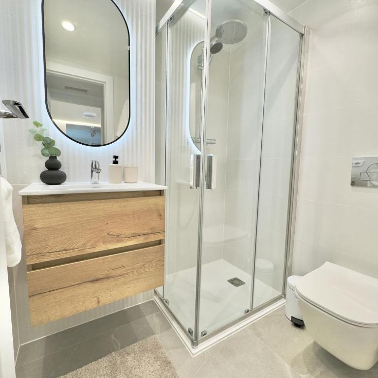 Casa Levante - Renovated Sea View Beach Apartment, Pool access, AC & Peñón de Ifach Views - Calpe Costa Blanca - Two-Bedroom Apartment - 11