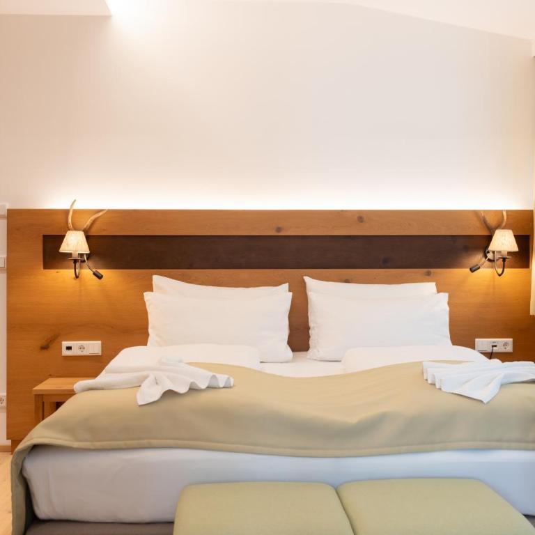 Romantik Hotel Die Gersberg Alm mit Panoramablick auf Salzburg und Outdoor Pool ab Mai - Deluxe Suite - 5