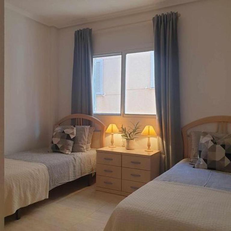Preciosa casa con piscina y terraza R53 by Novadesta - Three-Bedroom House - 14