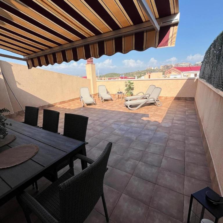 Preciosa casa con piscina y terraza R53 by Novadesta - Three-Bedroom House - 18