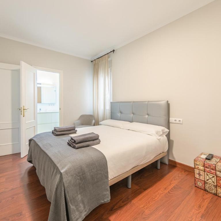 Molviedro, by Homing U - Three-Bedroom Apartment with Balcony - 2