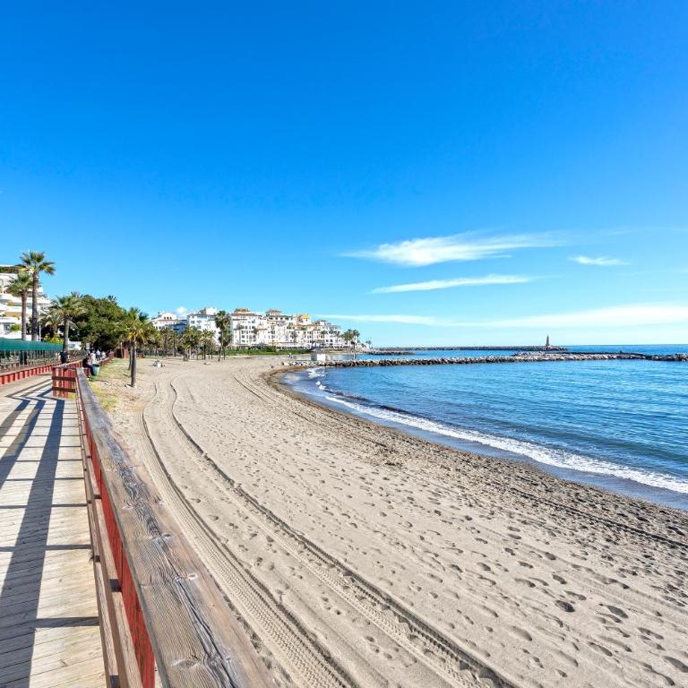 Andalucía del Mar Suite by Rent Me - One-Bedroom Apartment - 5
