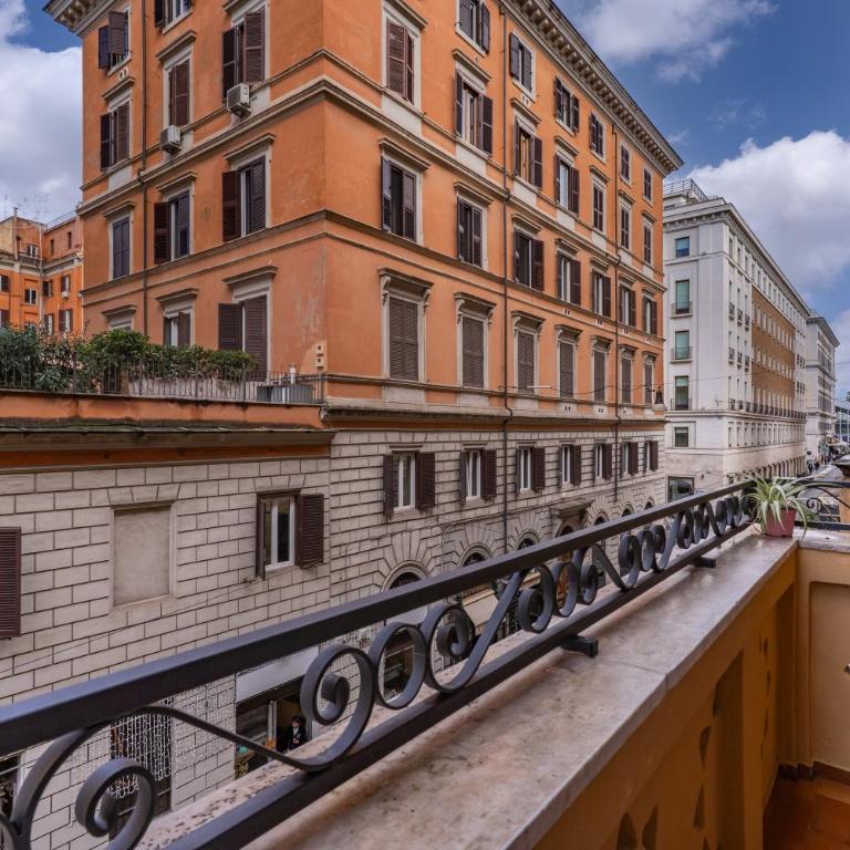 Rose Inn Guest House - Camera Matrimoniale Deluxe con Balcone - 9