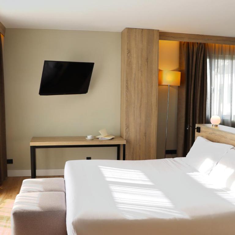 Eurohotel Diagonal Port - Junior Suite with Sea View - 4