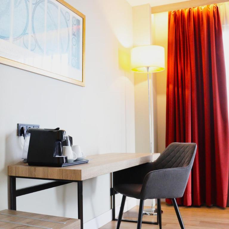 Eurohotel Diagonal Port - Junior Suite with Sea View - 13