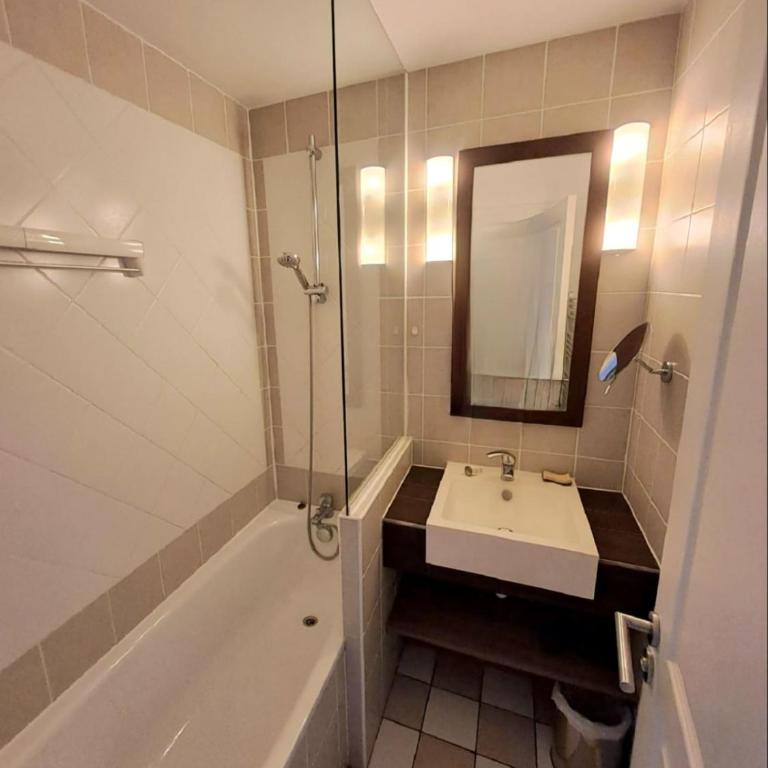 T2 apartment in residence with pool - Appartement - 7