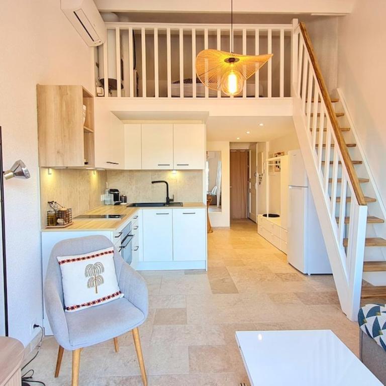 Apartbleuazur - Bel appartement rénové piscine & vue mer - Apartment - 1