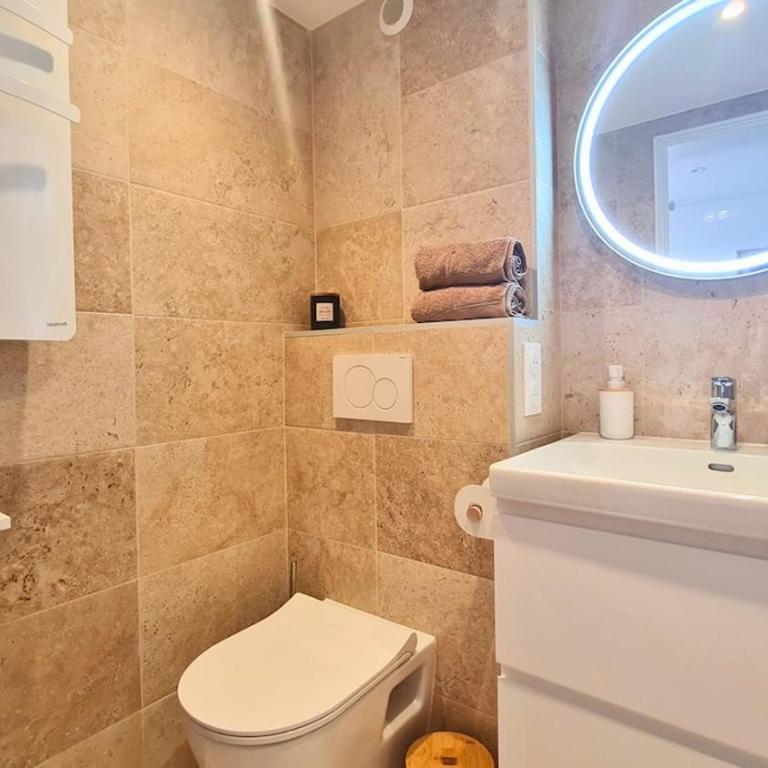 Apartbleuazur - Bel appartement rénové piscine & vue mer - Apartment - 13