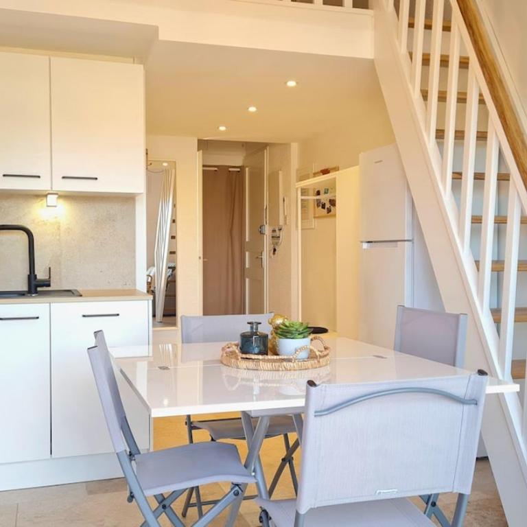 Apartbleuazur - Bel appartement rénové piscine & vue mer - Apartment - 9