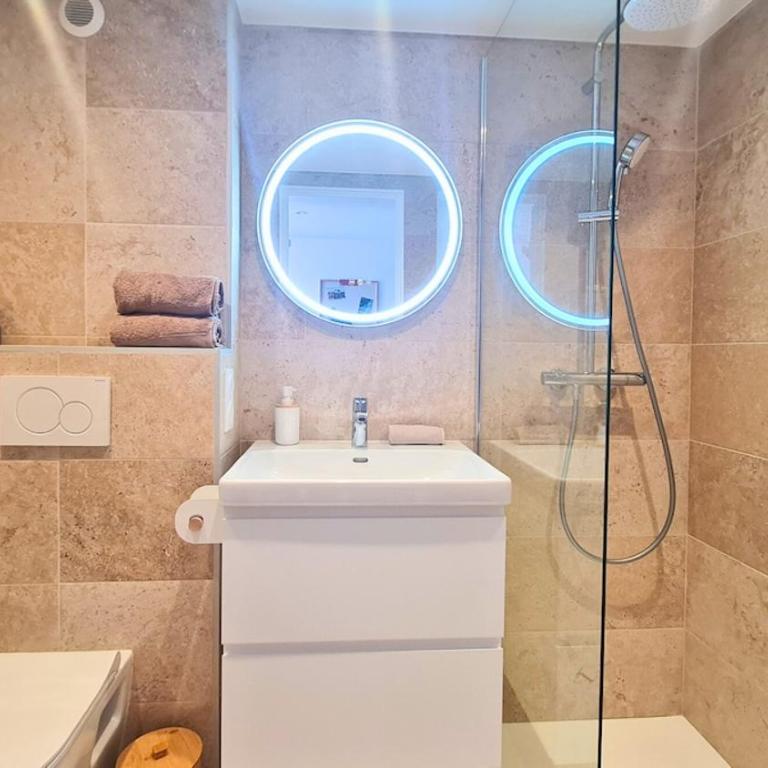 Apartbleuazur - Bel appartement rénové piscine & vue mer - Apartment - 14