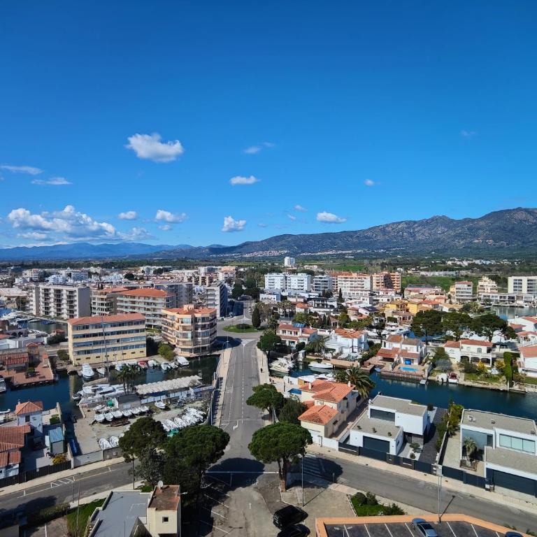 Seaview Heights Suite in Roses - One-Bedroom Apartment - 13